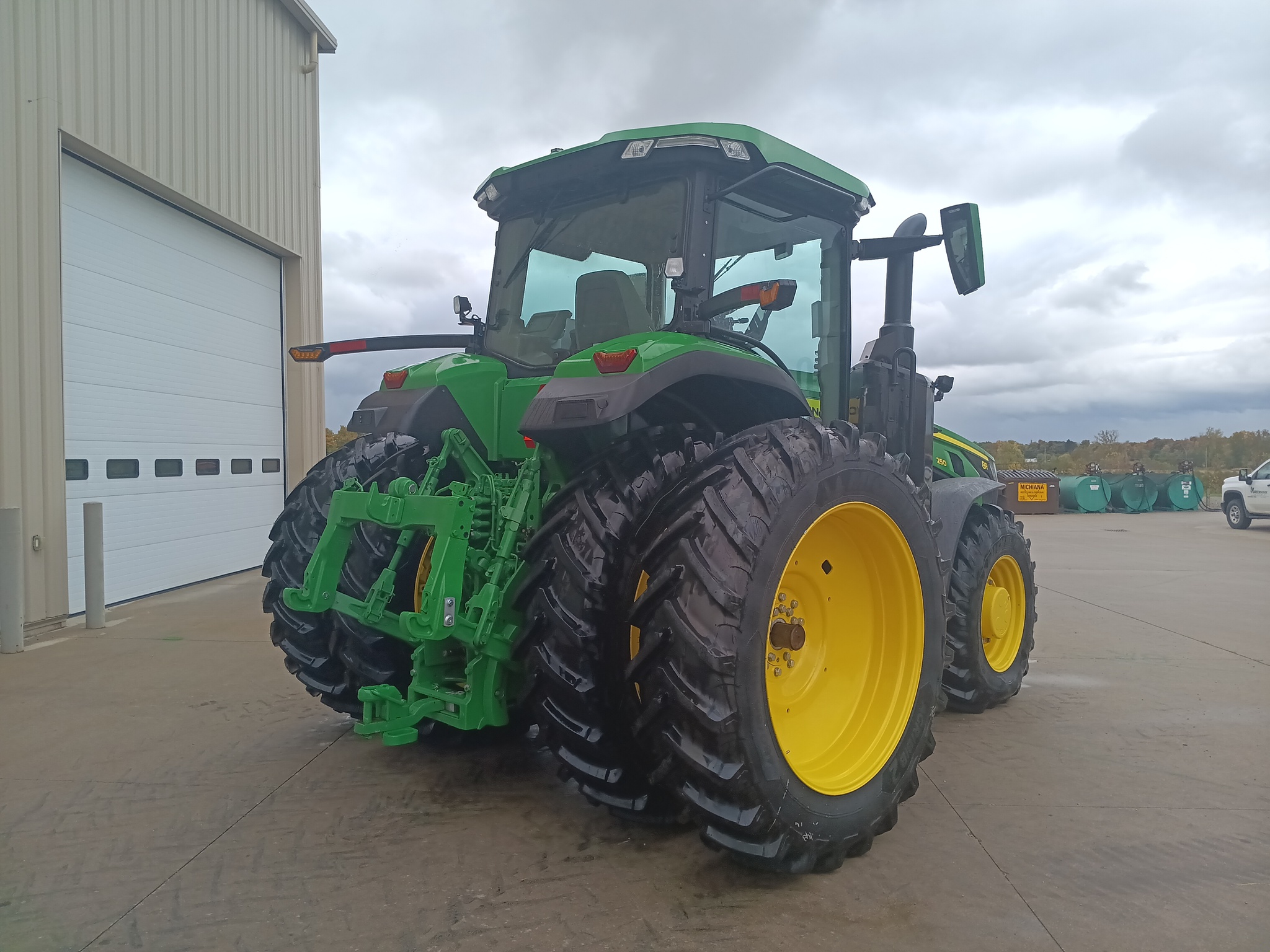 2024 John Deere 8R 250 Image 7