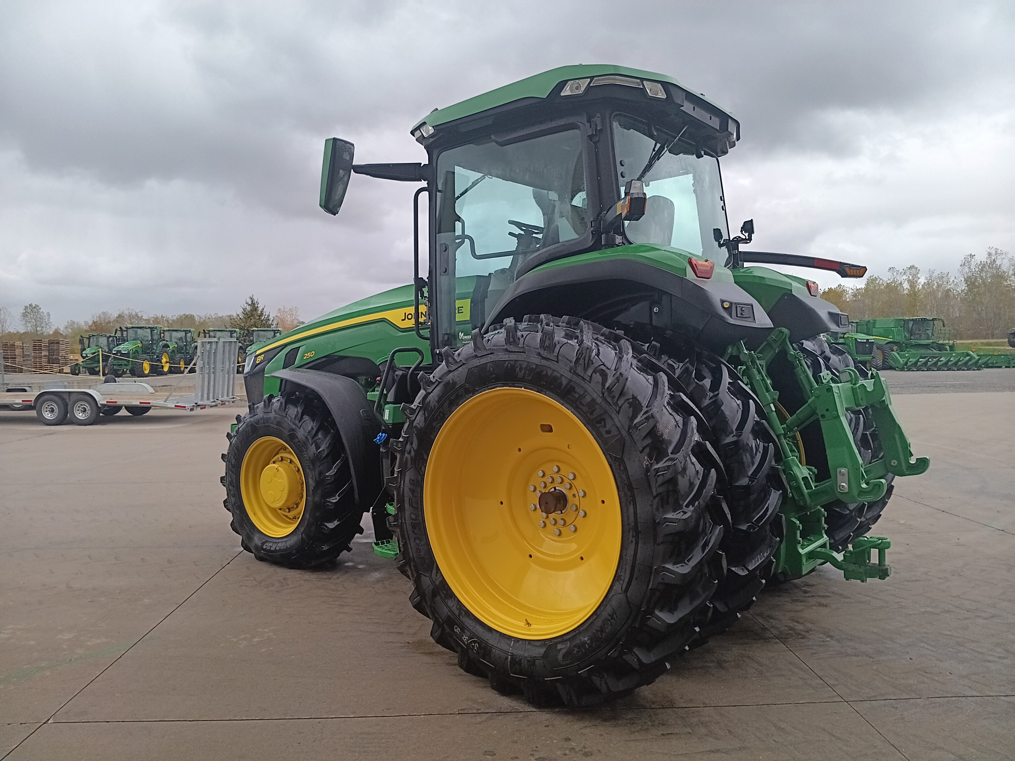 2024 John Deere 8R 250 Image 8
