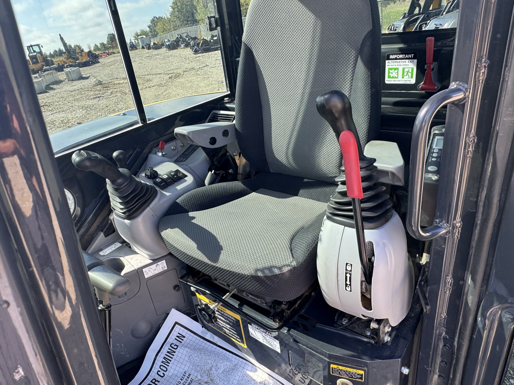2023 John Deere 60G Image 6