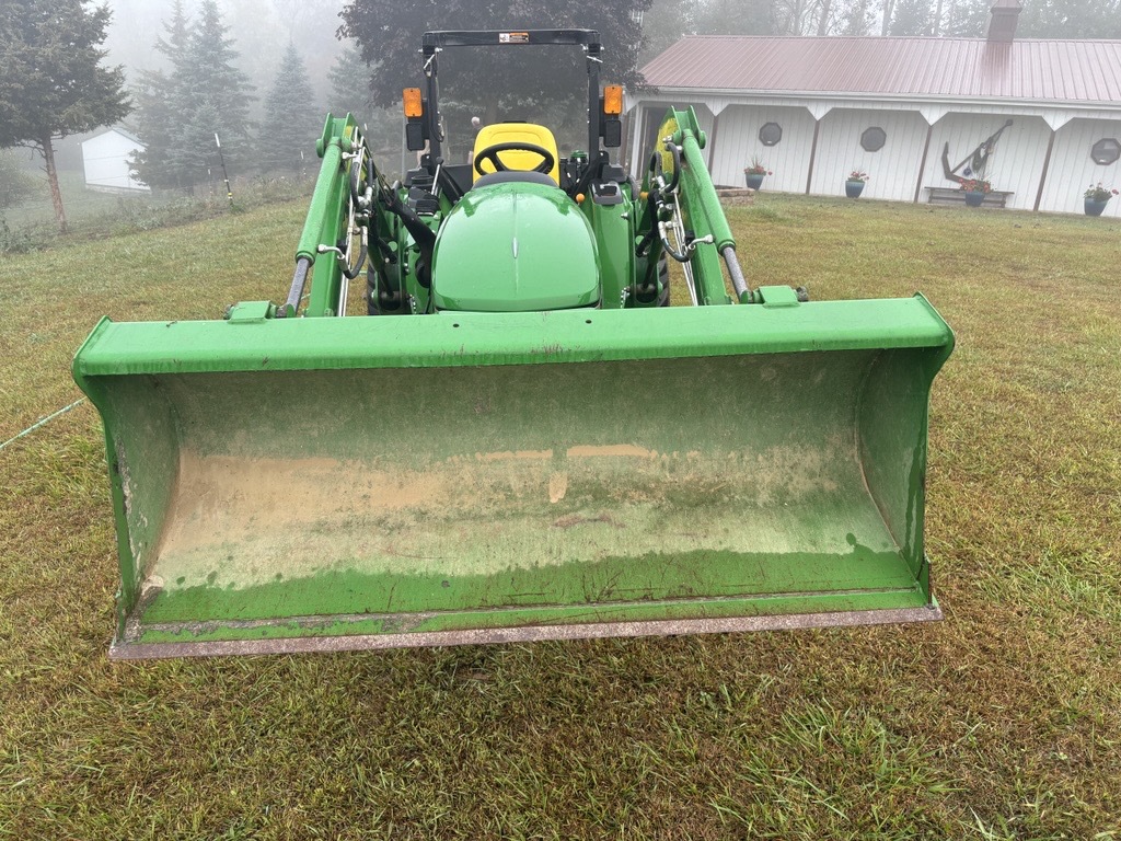 2019 John Deere 3025E Image 3