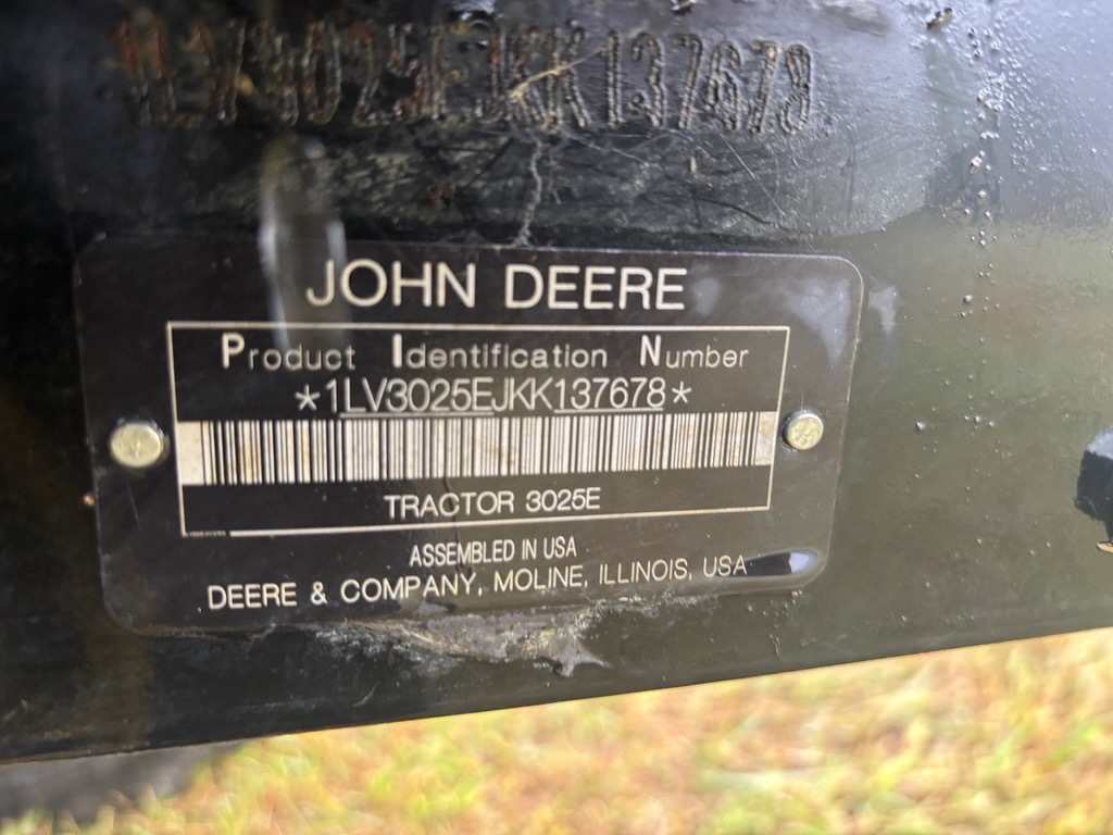 2019 John Deere 3025E Image 11