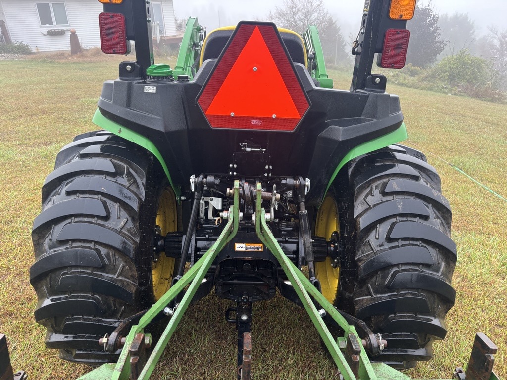 2019 John Deere 3025E Image 4