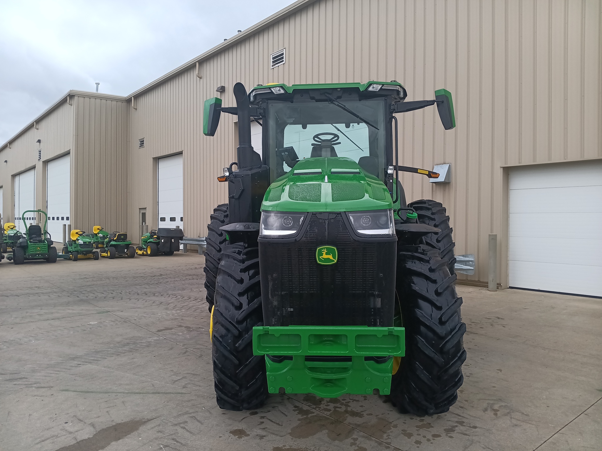 2024 John Deere 8R 250 Image 9