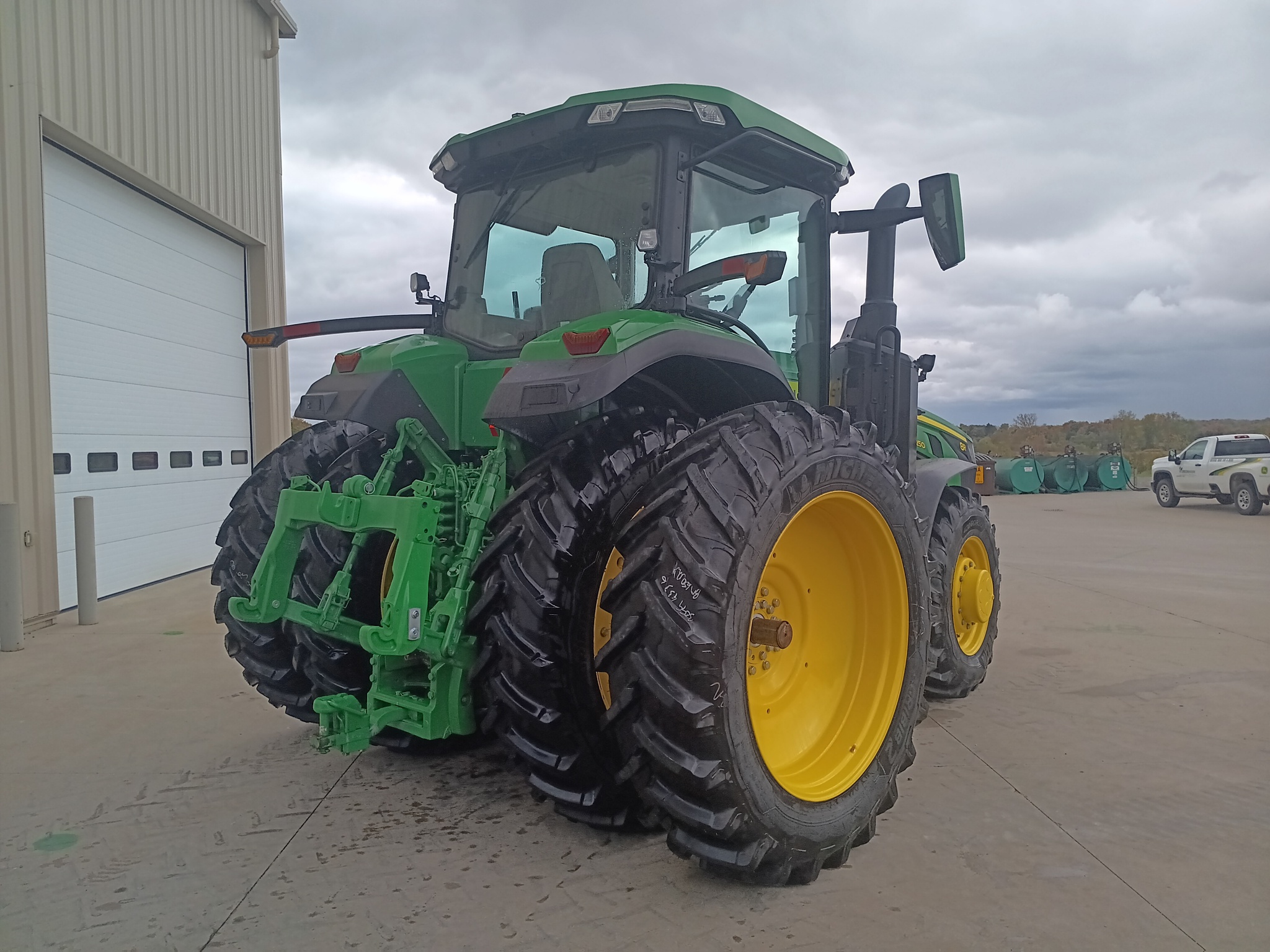 2024 John Deere 8R 250 Image 4