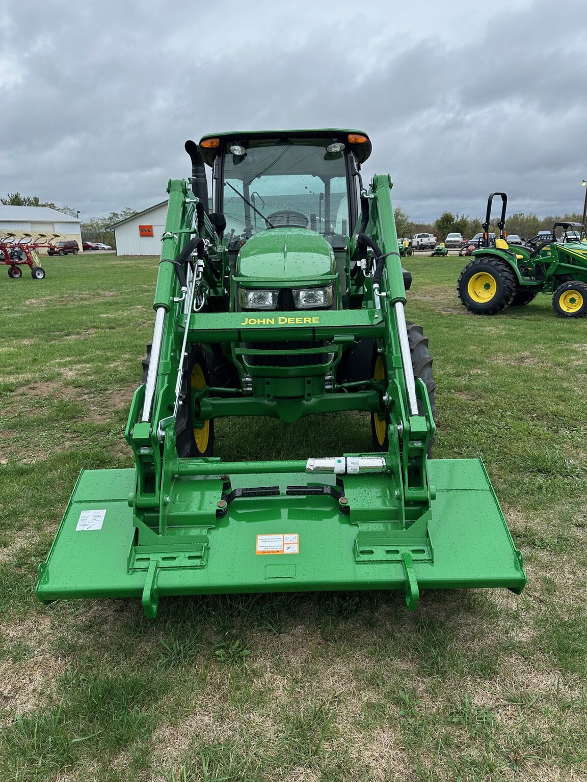 2025 John Deere 5100E Image 3
