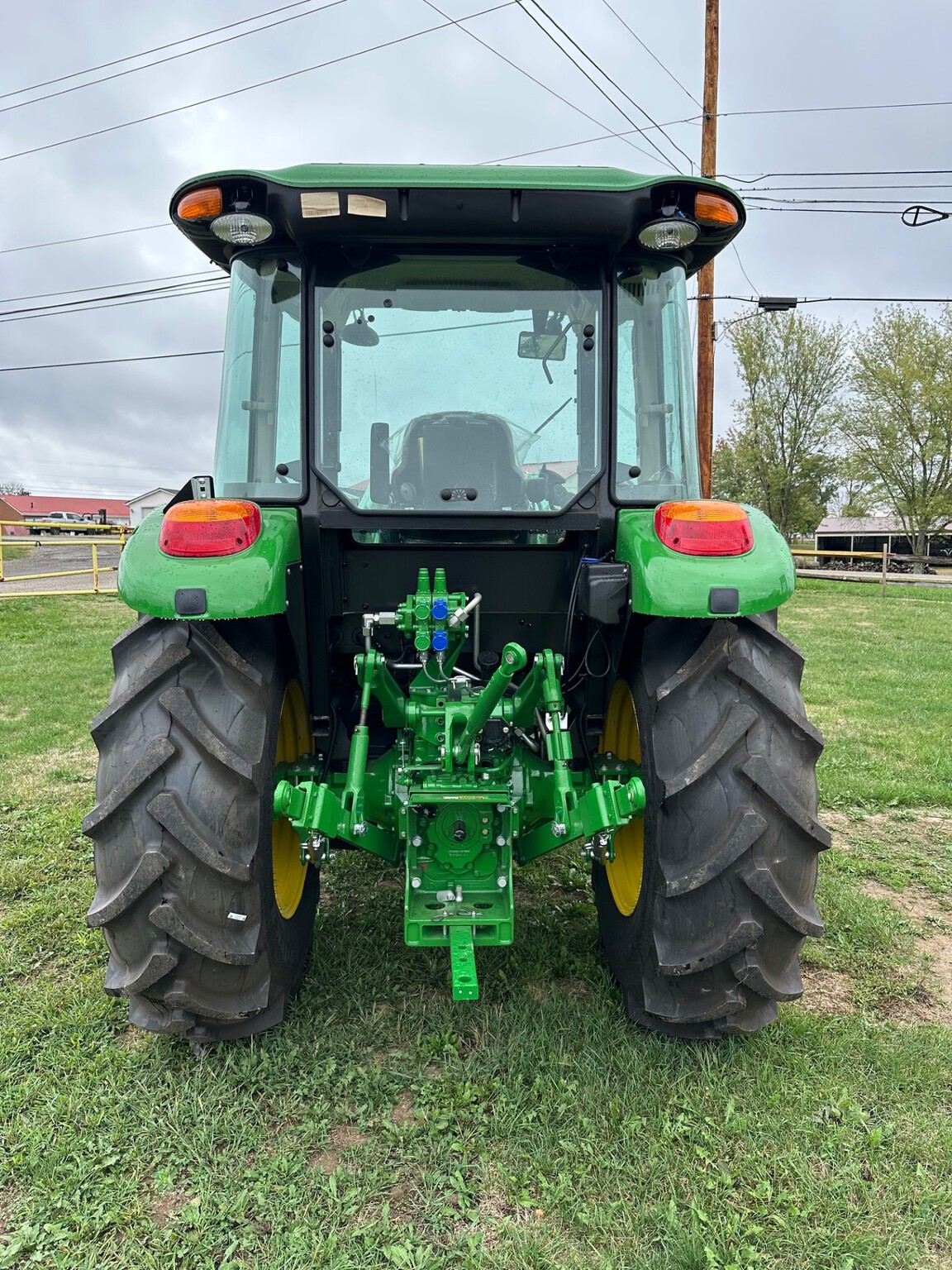 2025 John Deere 5100E Image 4
