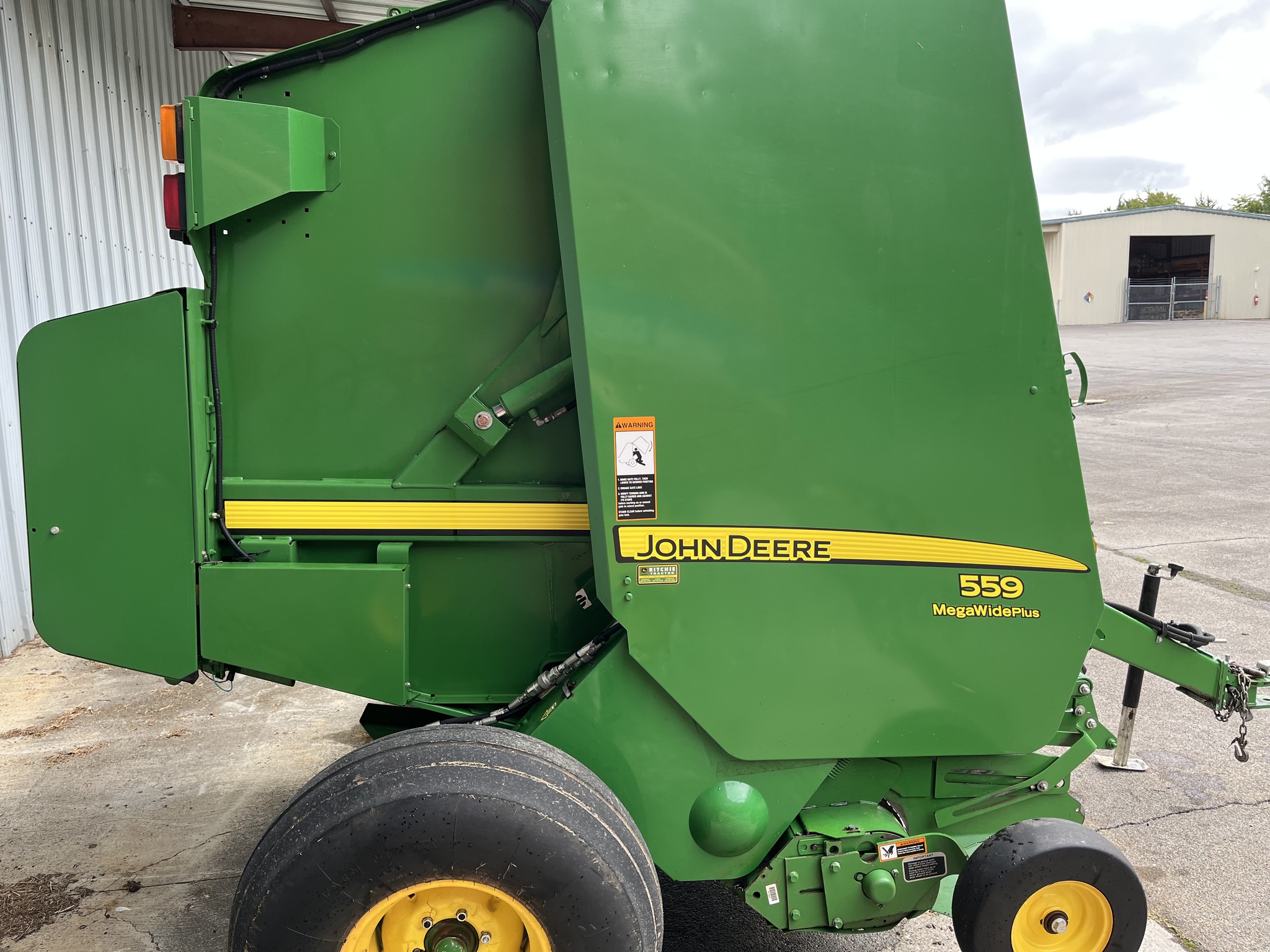 2016 John Deere 559 Image 4
