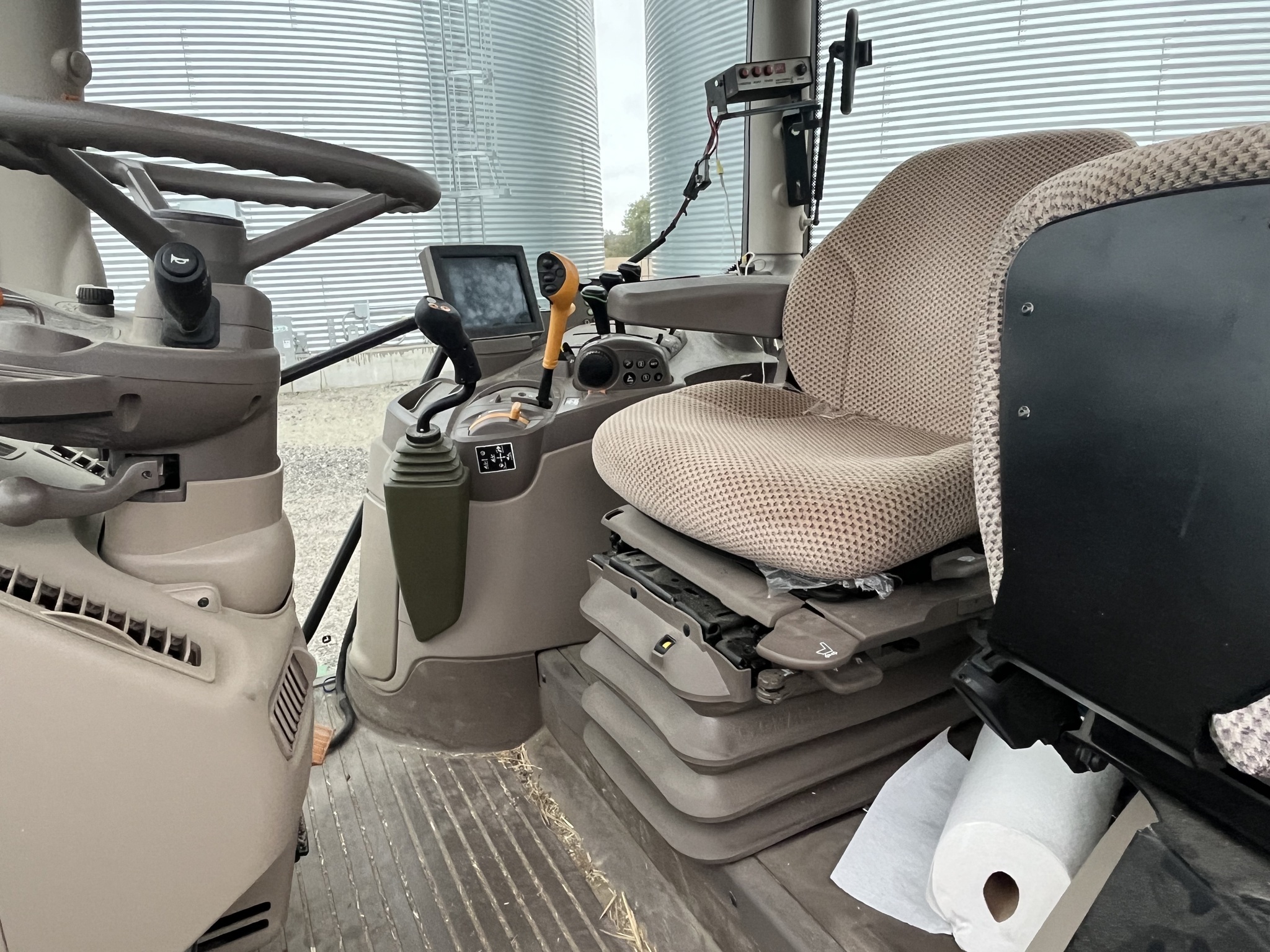 2021 John Deere 6130R Image 9