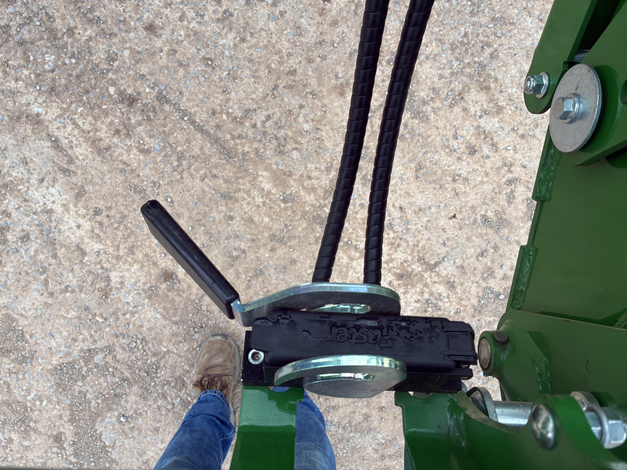 2024 John Deere 6120M Image 10