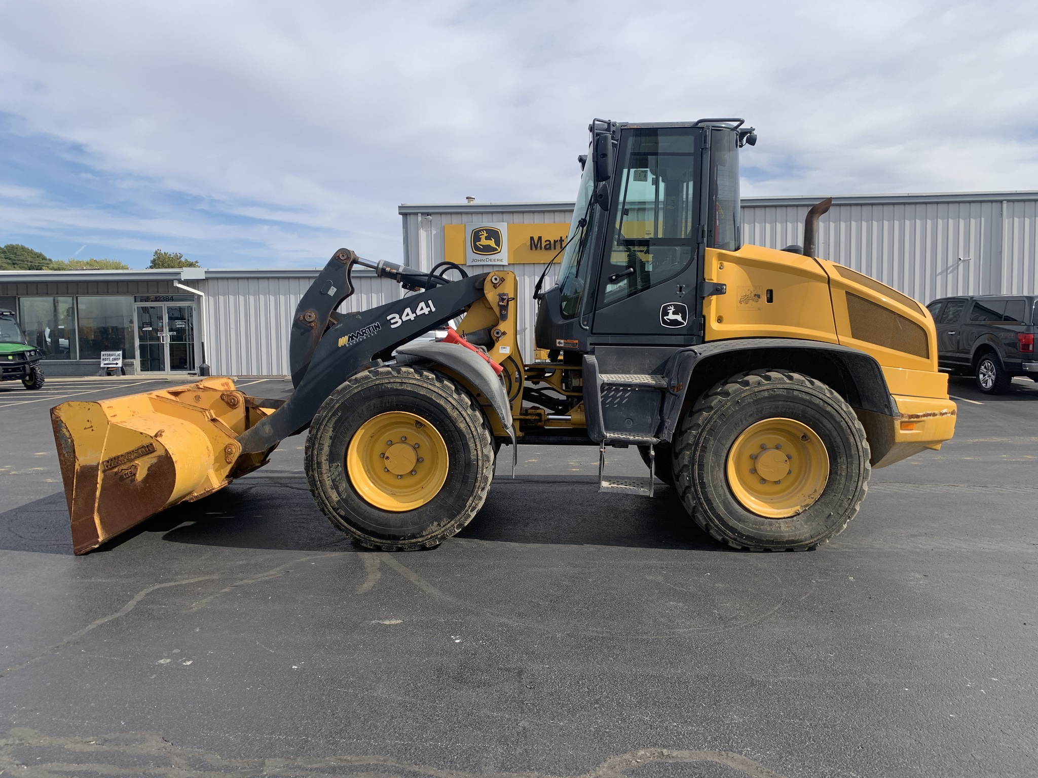 2019 John Deere 344L Image 1
