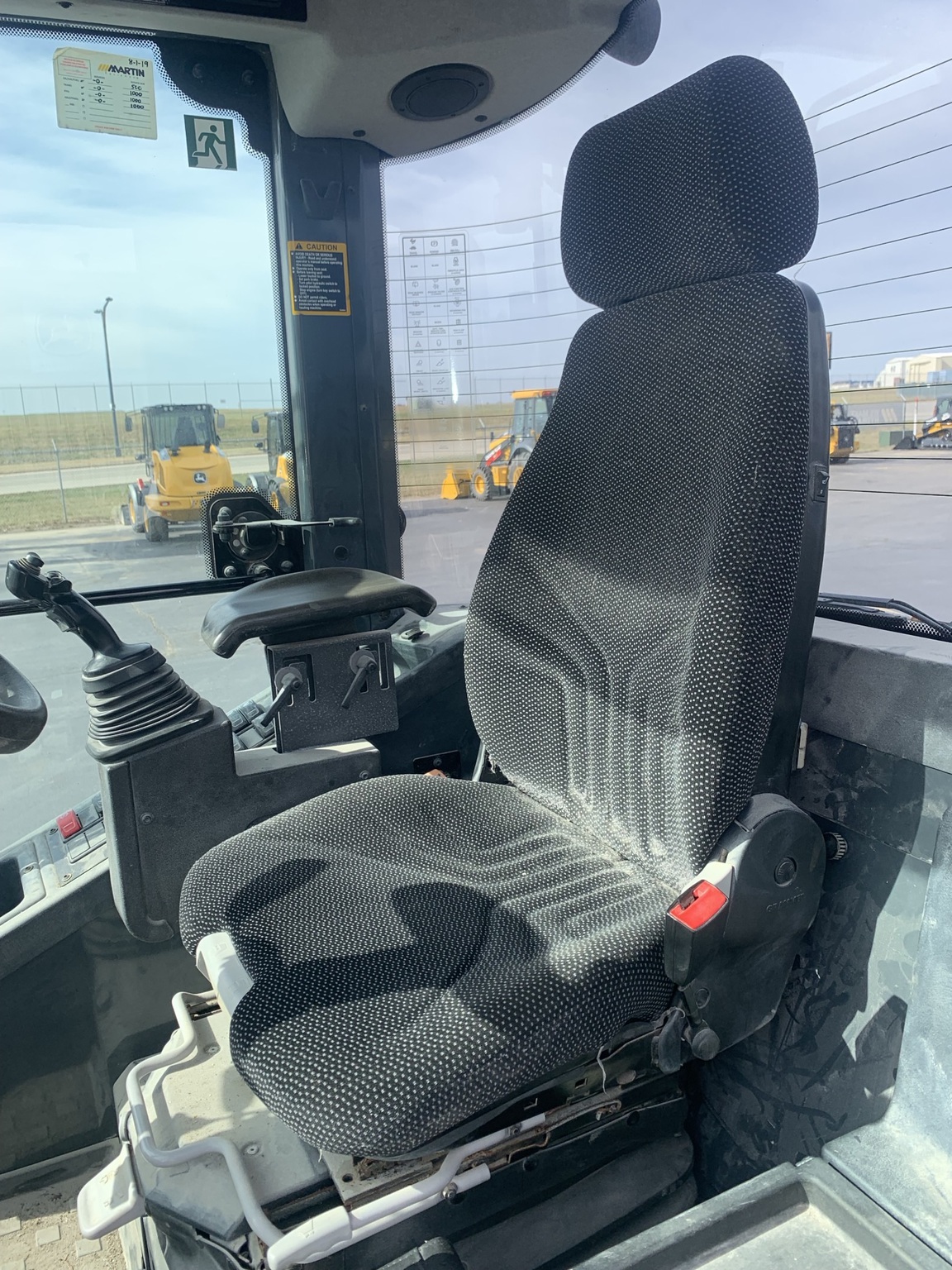 2019 John Deere 344L Image 8