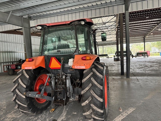 2017 Kubota M5-111 Image 3