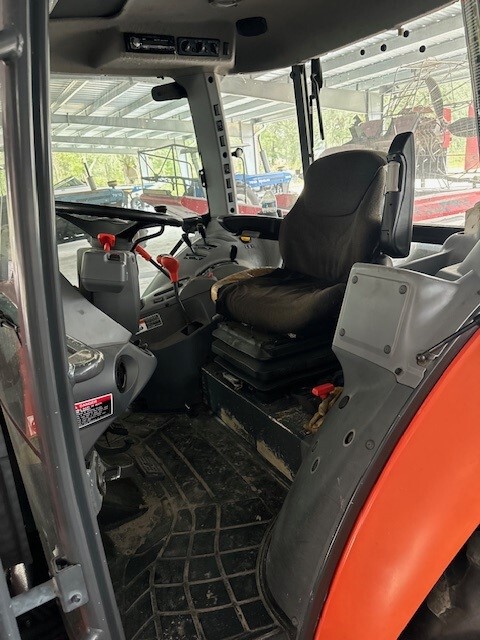 2017 Kubota M5-111 Image 4