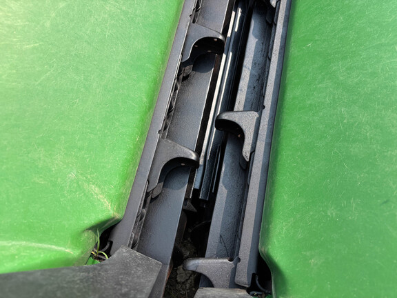 Used 2025 John Deere CF 12 Corn and Row Crop headers at Koenig Equipment in Anna, OH - Photo13