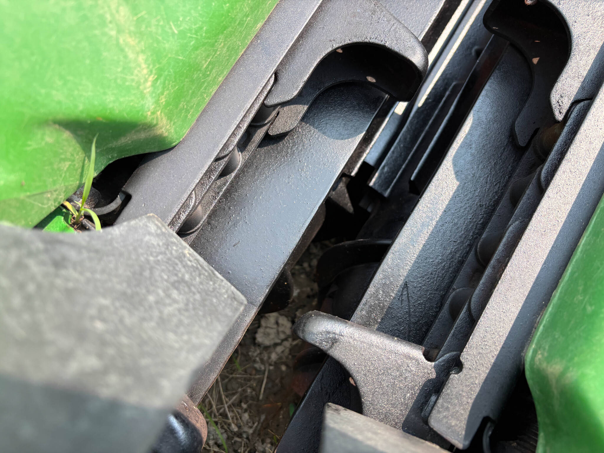 Used 2025 John Deere CF 12 Corn and Row Crop headers at Koenig Equipment in Anna, OH - PhotoXL14