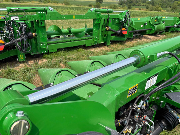 Used 2025 John Deere CF 12 Corn and Row Crop headers at Koenig Equipment in Anna, OH - Photo7