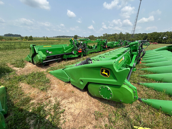 Used 2025 John Deere CF 12 Corn and Row Crop headers at Koenig Equipment in Anna, OH - Photo1