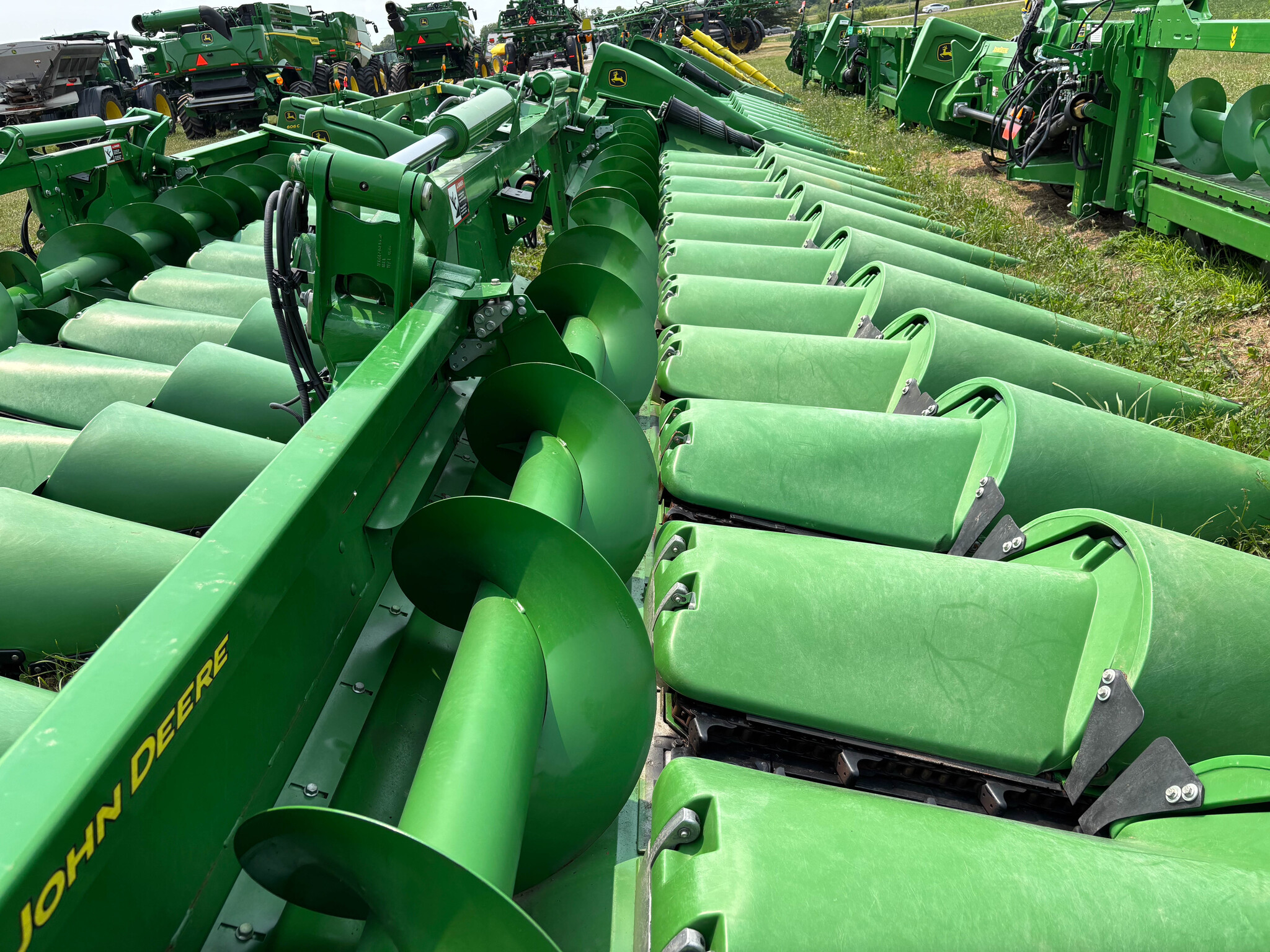 Used 2025 John Deere CF 12 Corn and Row Crop headers at Koenig Equipment in Anna, OH - PhotoXL9