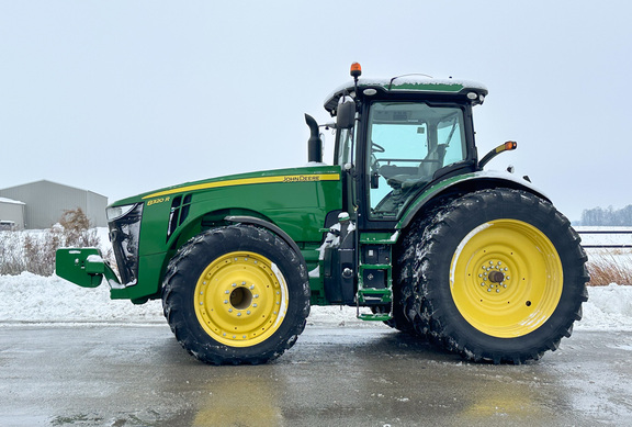2015 John-Deere 8320R