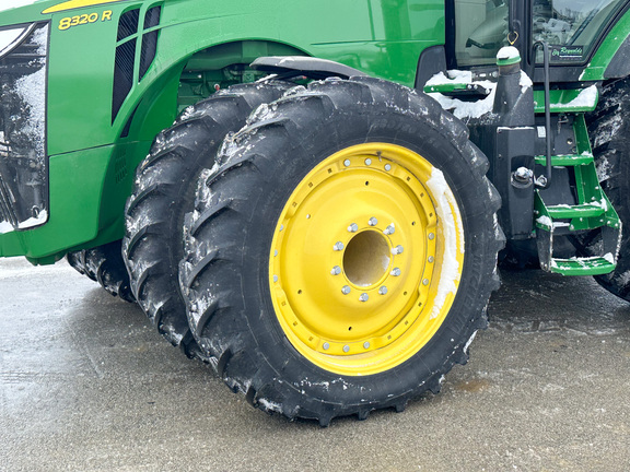 2015 John-Deere 8320R