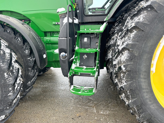 2015 John-Deere 8320R