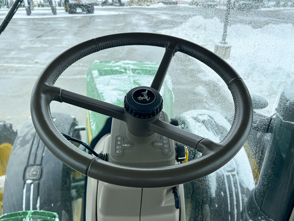 2015 John-Deere 8320R