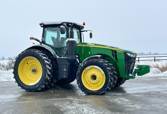 2015 John-Deere 8320R