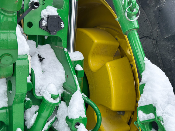 2015 John-Deere 8320R
