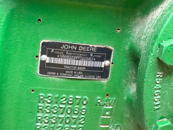 2015 John-Deere 8320R