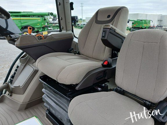 Photo of 2024 John Deere 8R 250