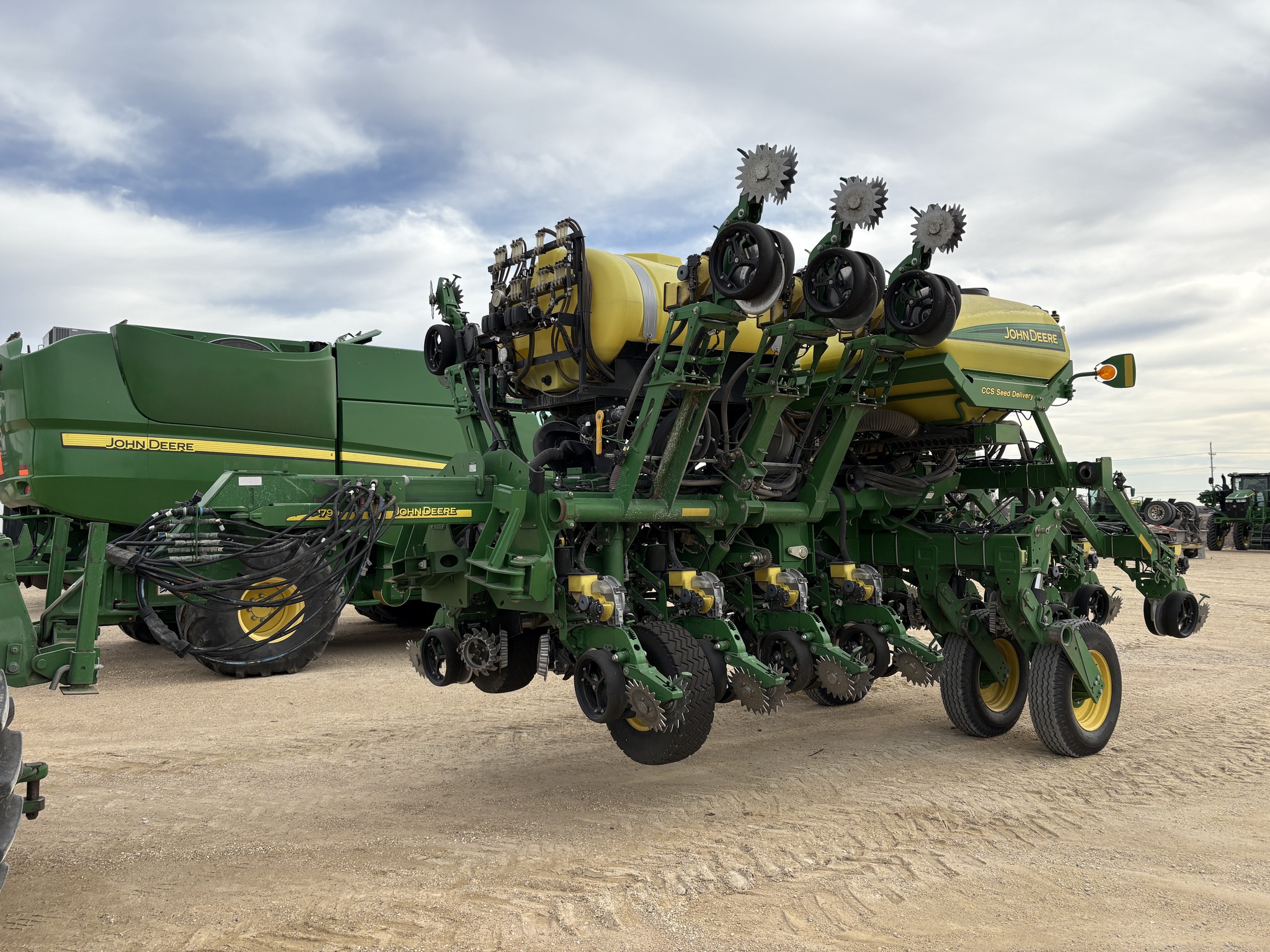 2012 John Deere 1790 Image 4