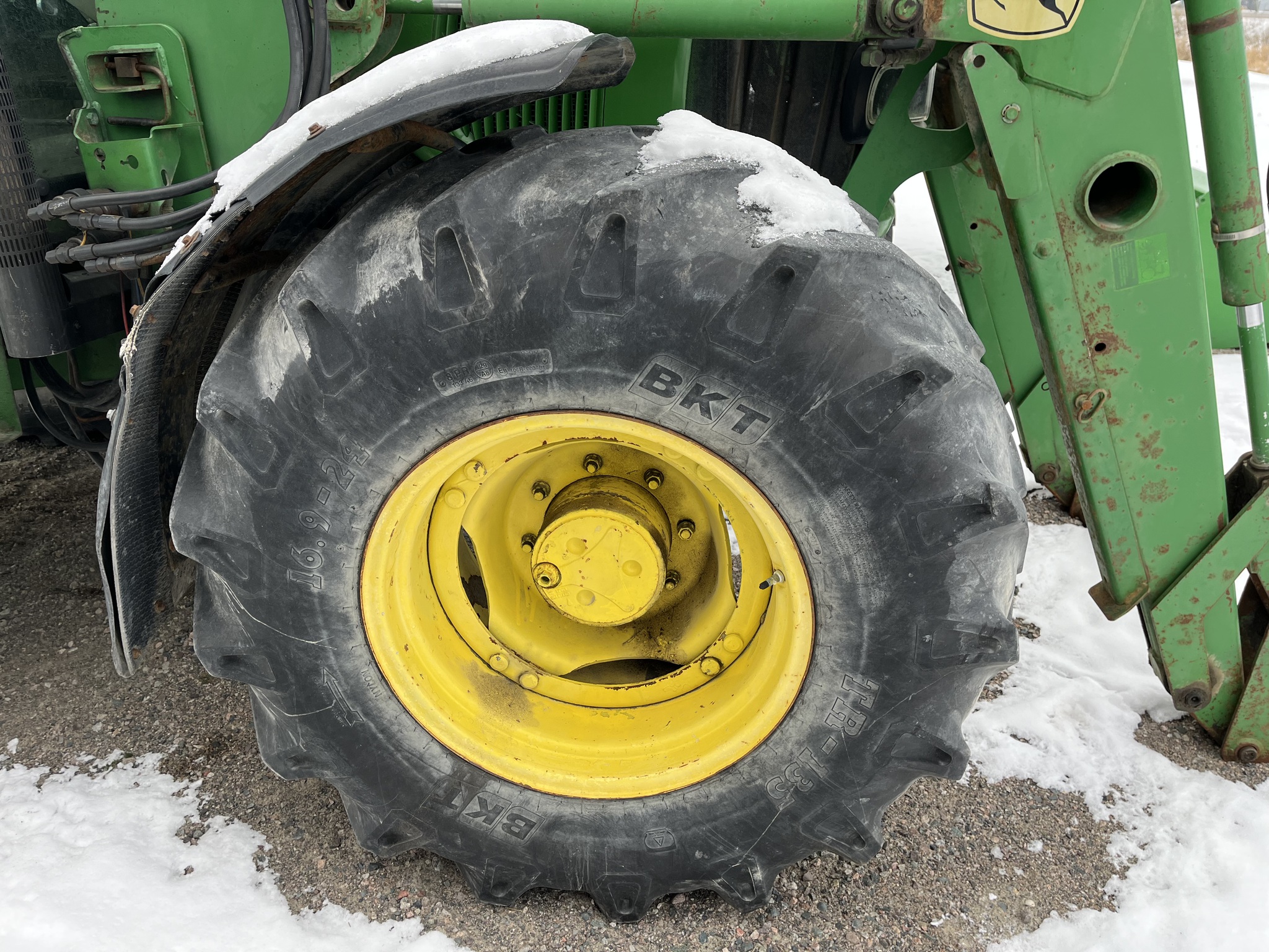 2002 John Deere 6420 Image 2