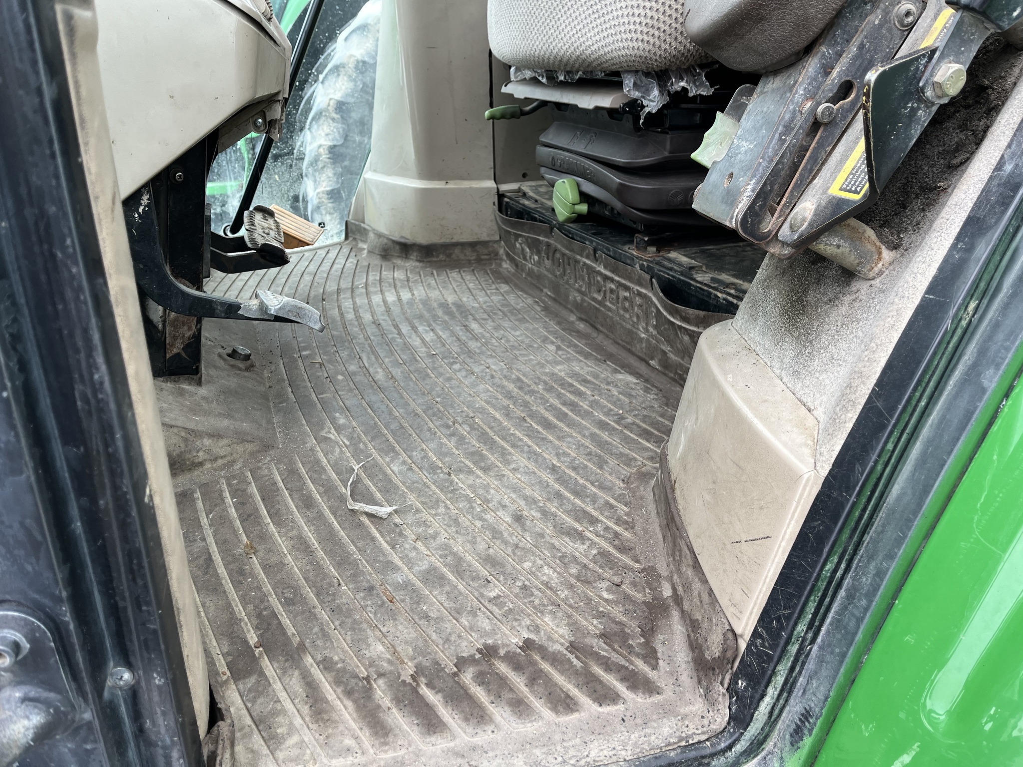 2002 John Deere 6420 Image 13