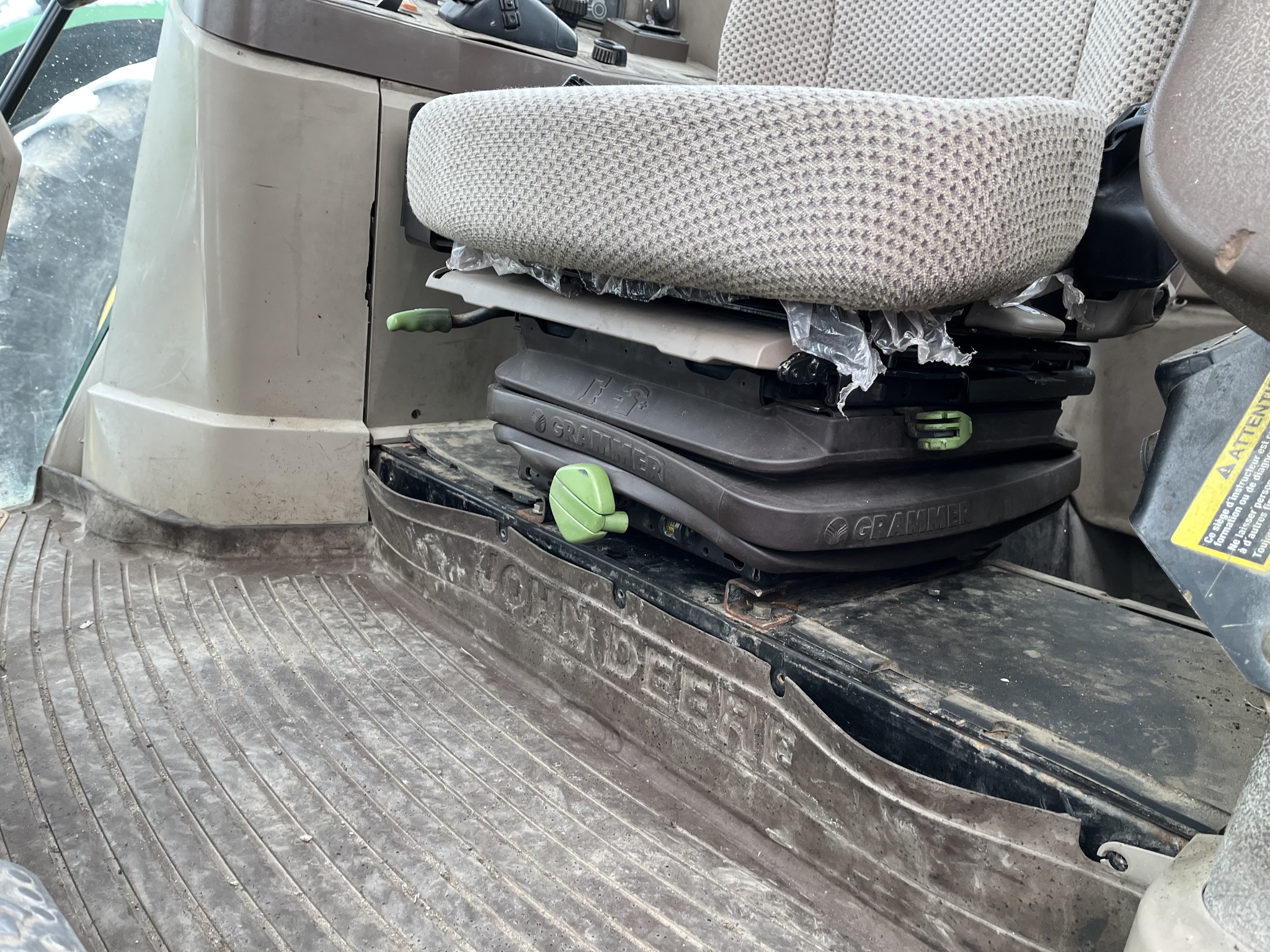 2002 John Deere 6420 Image 14