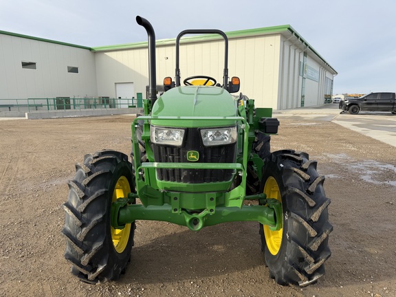2025 John Deere 5060E - Photo8