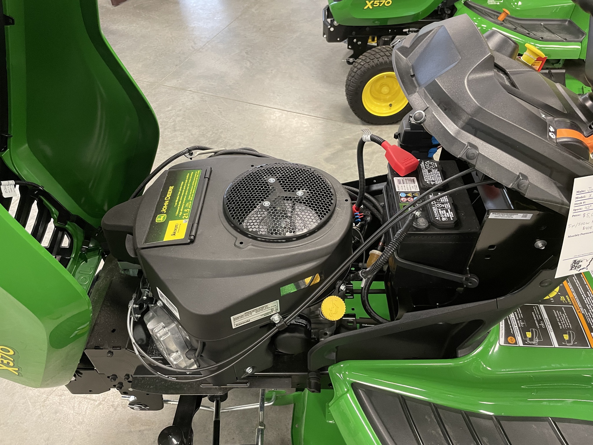 2025 John Deere X370 Image 8