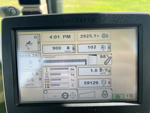 2013 John Deere 8260R