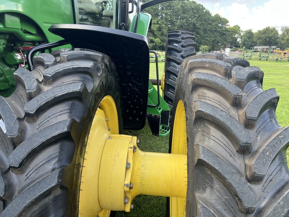 2013 John Deere 8260R