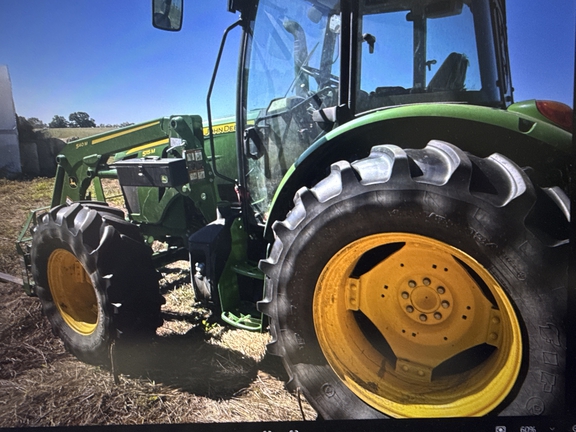 2020 John Deere 5115M Photo 4