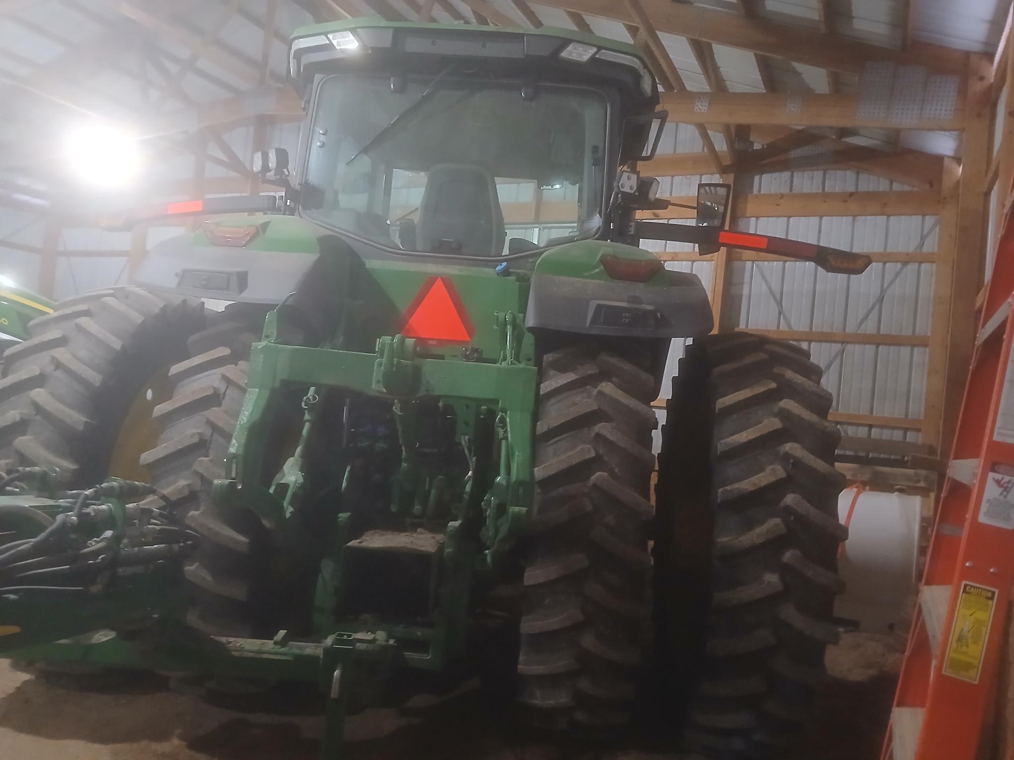 2021 John Deere 8R 250 Image 4