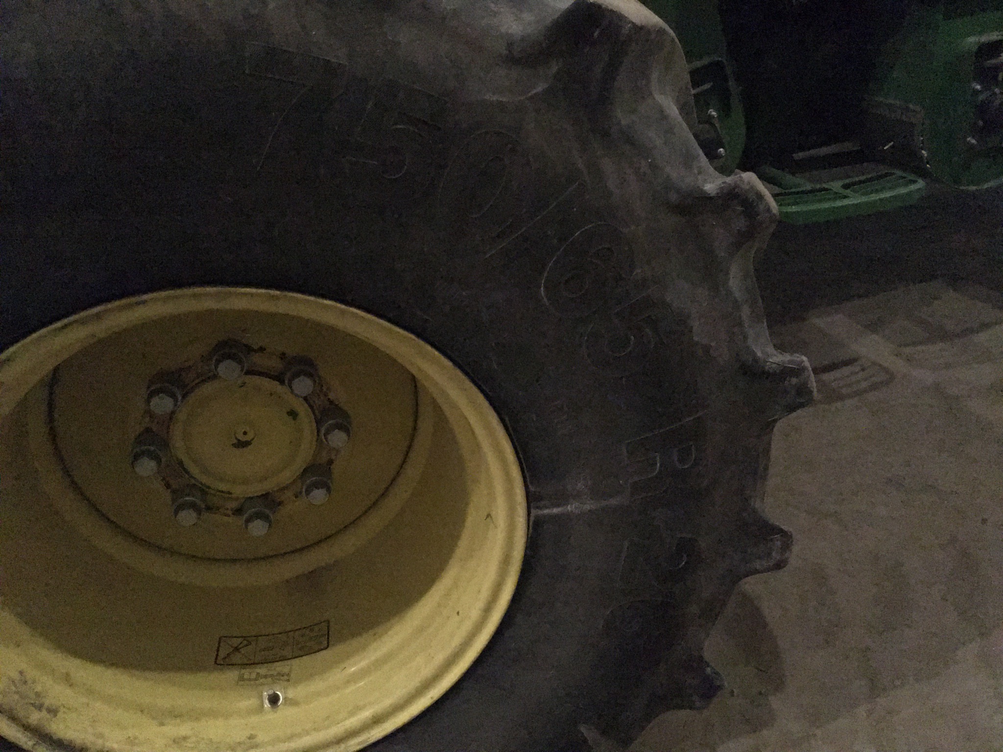 2014 John Deere S680 Image 7