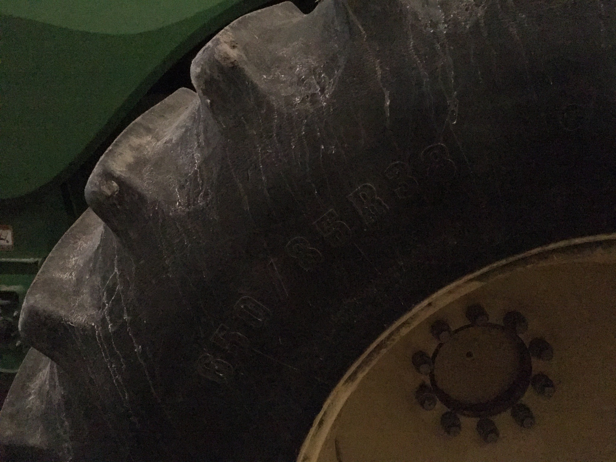 2014 John Deere S680 Image 8