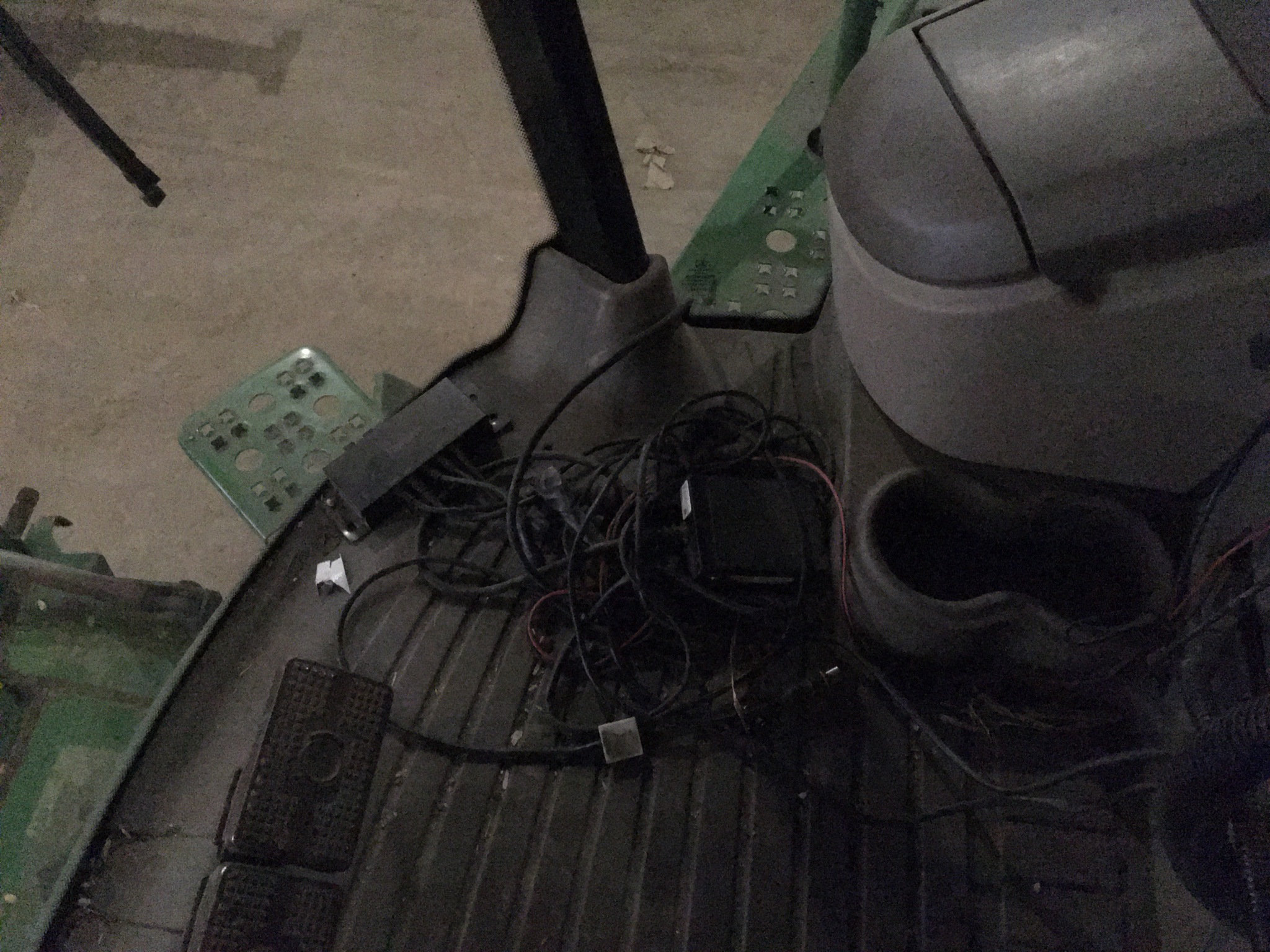 2014 John Deere S680 Image 10