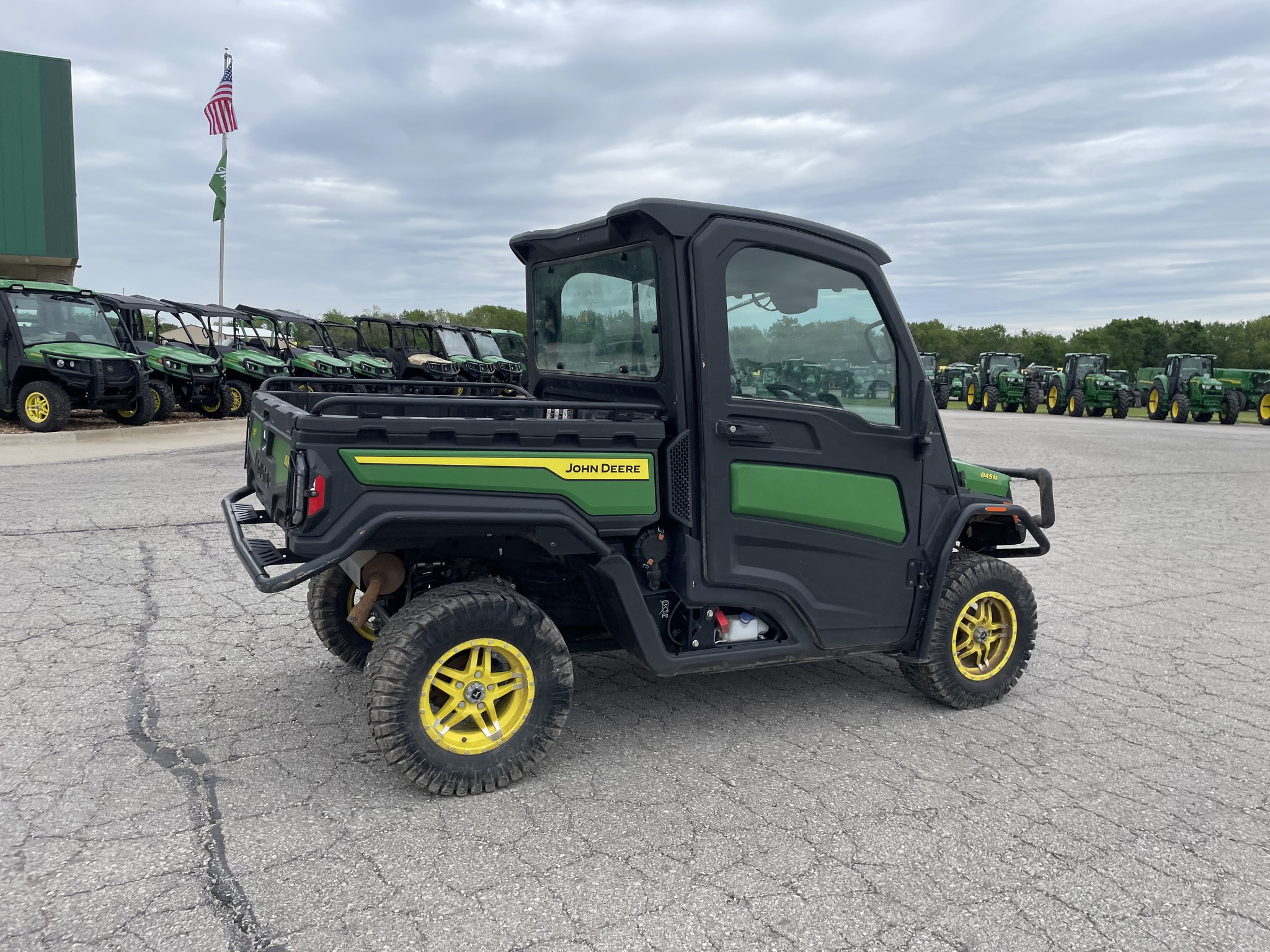  2025 John Deere XUV 845M at Heritage Tractor in Baldwin City, KS