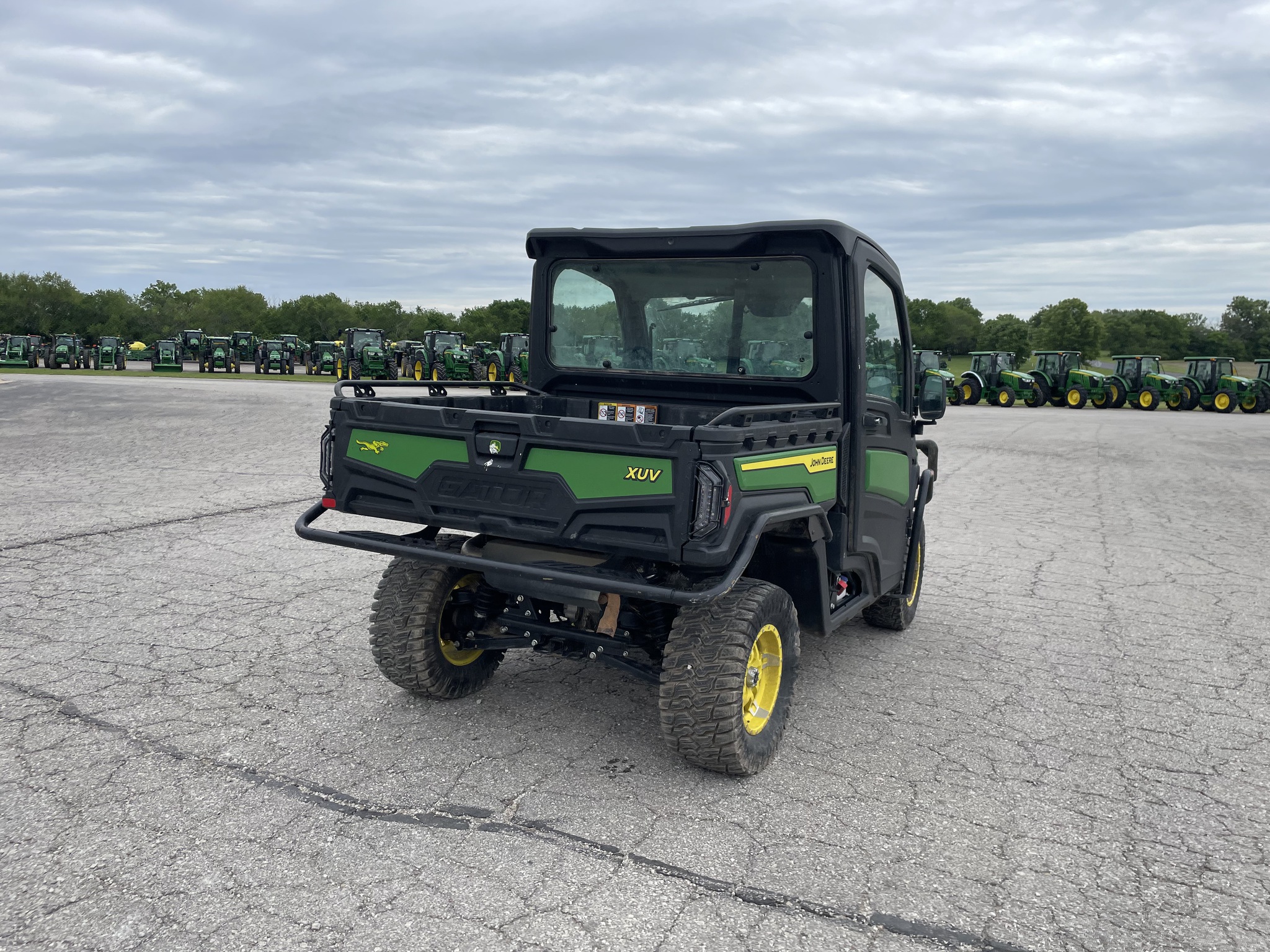  2025 John Deere XUV 845M at Heritage Tractor in Baldwin City, KS