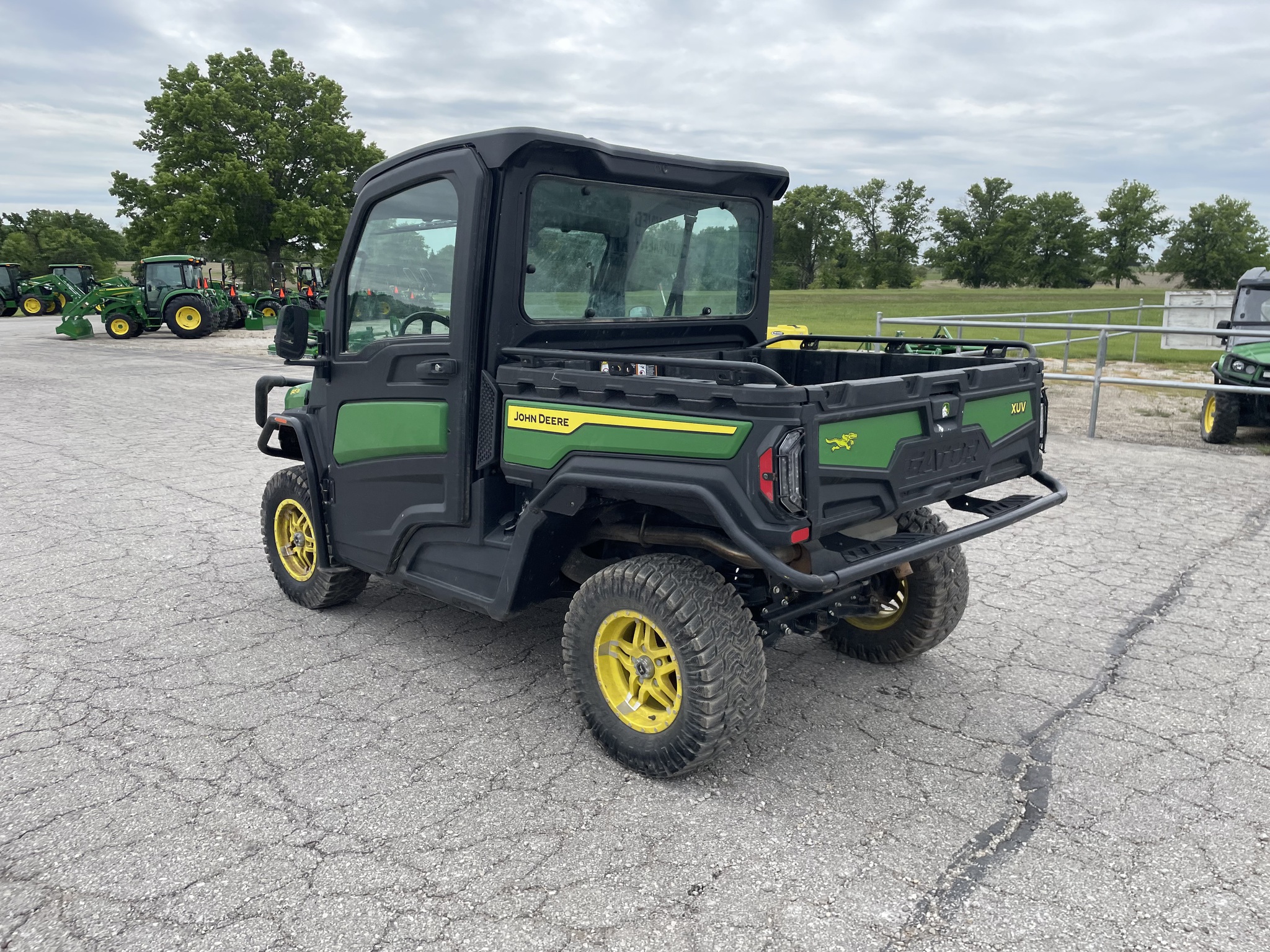  2025 John Deere XUV 845M at Heritage Tractor in Baldwin City, KS