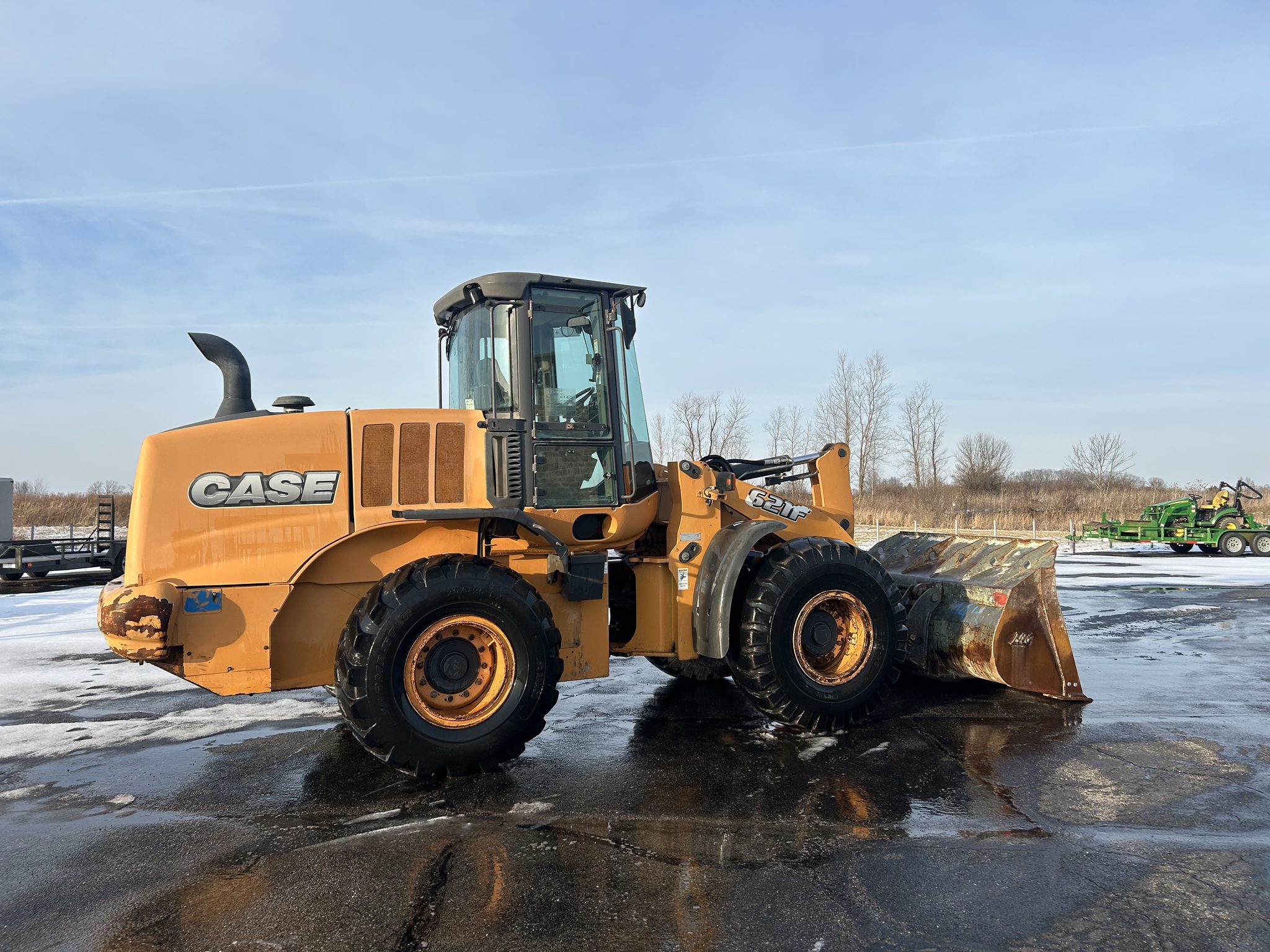 2016 Case 621F Image 3