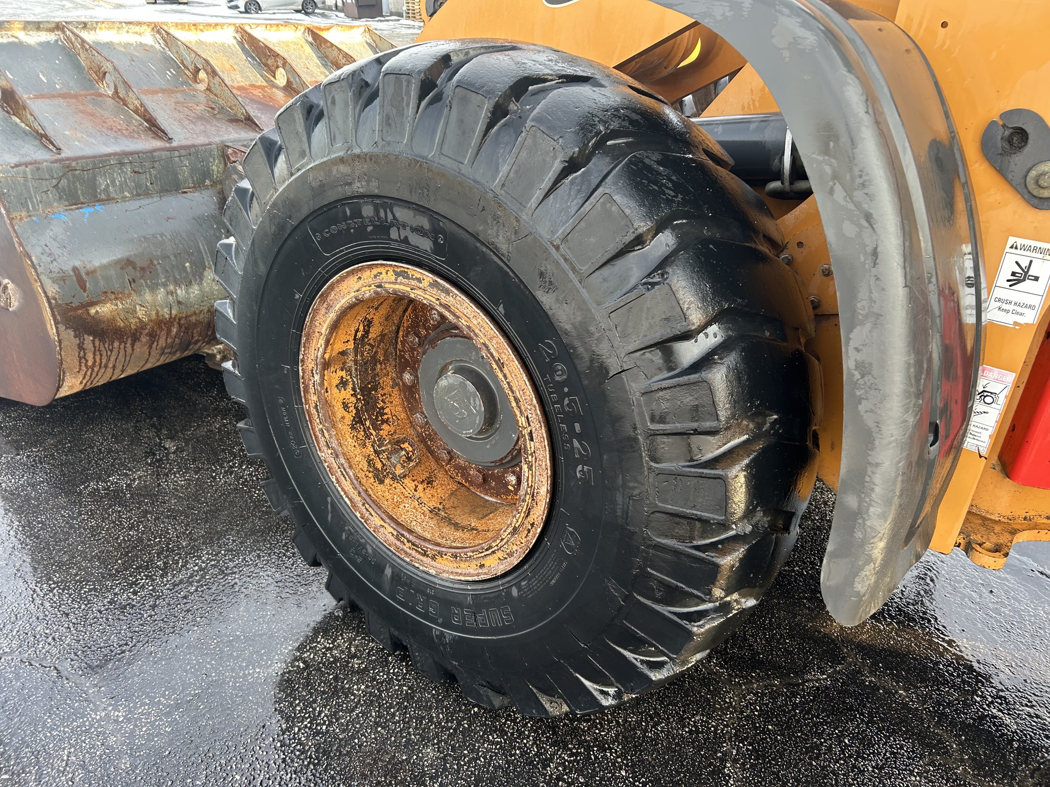 2016 Case 621F Image 10