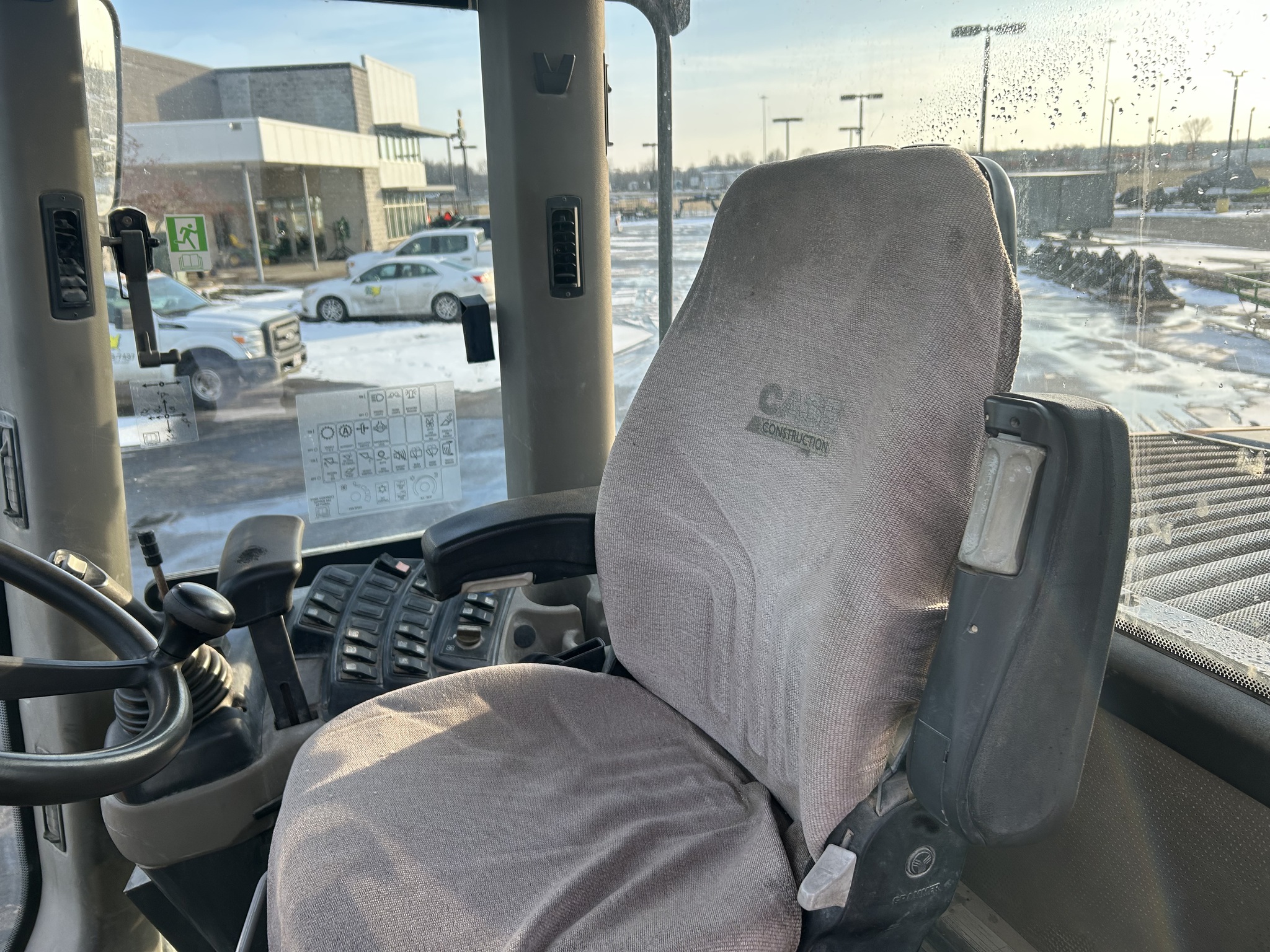 2016 Case 621F Image 11