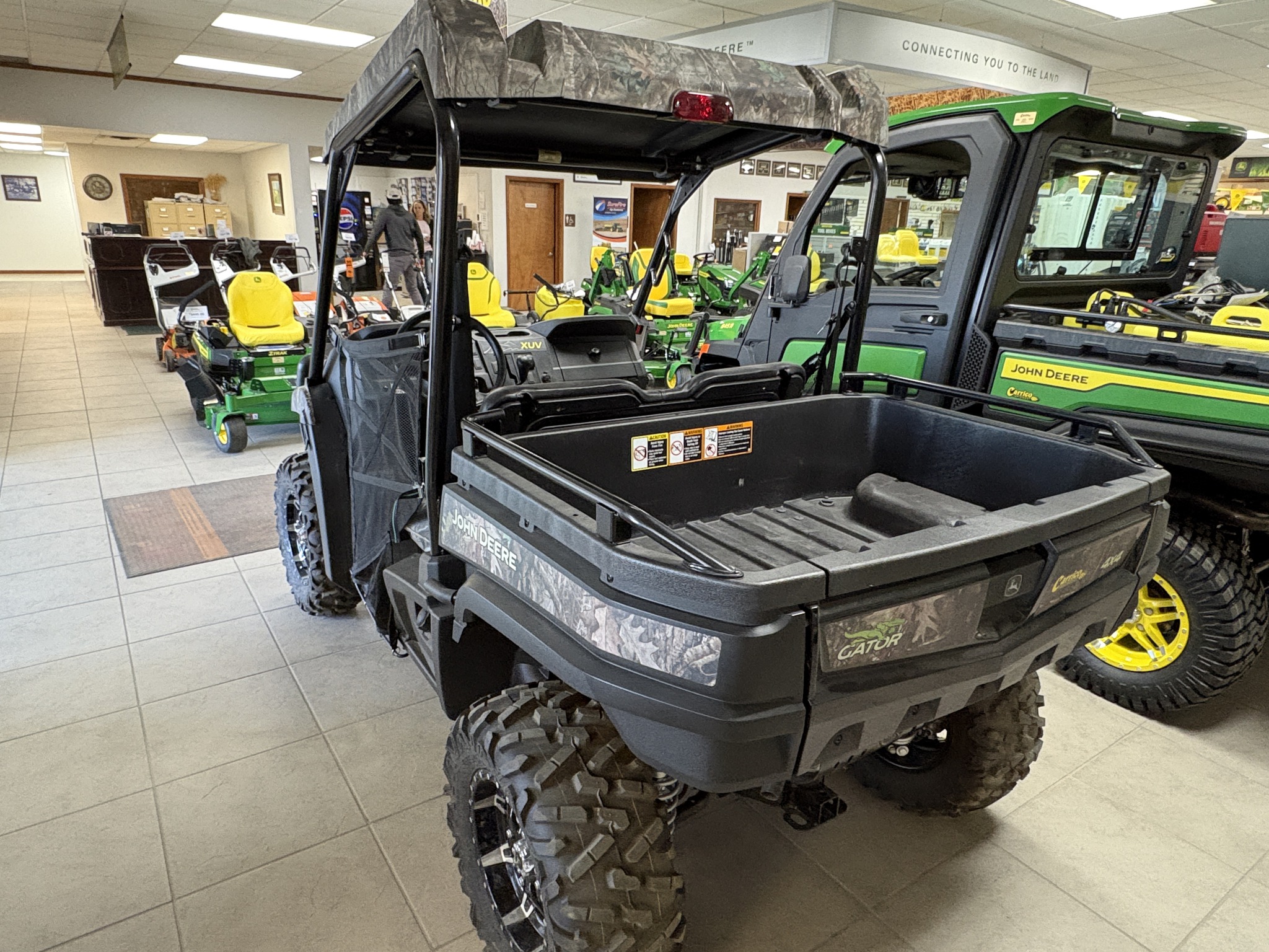 2024 John Deere 590M Image 5